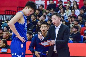 加拿大vs波黑-2-刘维伟：不让17岁的杨瀚森回去打高中比赛 他就说一出房间就头疼