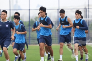 美国vs澳大利亚-2-经过了短暂休整，武汉三镇一线队今日收队集结