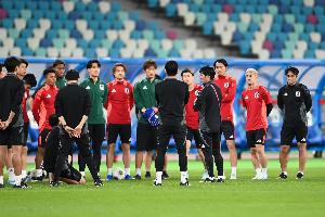 韩国vs捷克-11-日本队今日开启抵美后首训，5000人参观训练+南野拓实和球队会合