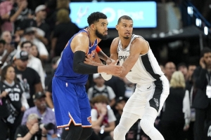 约旦vs阿尔及利亚-4-唐斯盛赞文班：他是前所未见的划时代球员 能与之交手别无所求