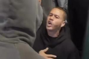 哥伦比亚vs葡萄牙-11-这很哥谭…纽约球迷破坏路灯 劝阻的人士反被群殴！