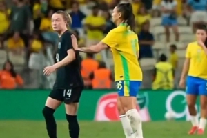 德国vs科特迪瓦-3-太阳报：巴西女足对美国女足8人染红 球员怒喷美国对手缺乏尊重