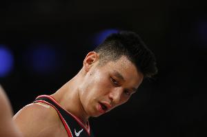 约旦vs阿根廷-8-林书豪：为了留在尼克斯 我曾跟经纪人说 能否让火箭降低合同开价