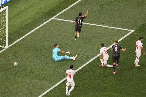 英格兰vs加纳-新西兰1-0领先伊朗！伊利亚·贾斯特抽射破门，伍德胸部做球助攻