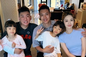 西班牙vs沙特阿拉伯-7-翟晓川：结婚前工资都给父母保管 希望为首钢再拿一个总冠军