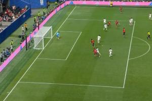 法国vs伊拉克-7-进球无效！费兰补时破门，VAR介入判定他越位在先