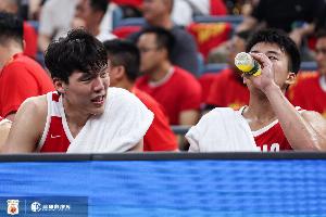 突尼斯vs荷兰-2-媒体人：王俊杰和杨瀚森都难受&有点急 后者效果真不一定有徐昕好