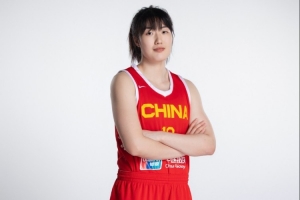 奥地利vs约旦-罗欣棫：自己的体能进步很大 身体也变壮了 女篮的训练气氛很好